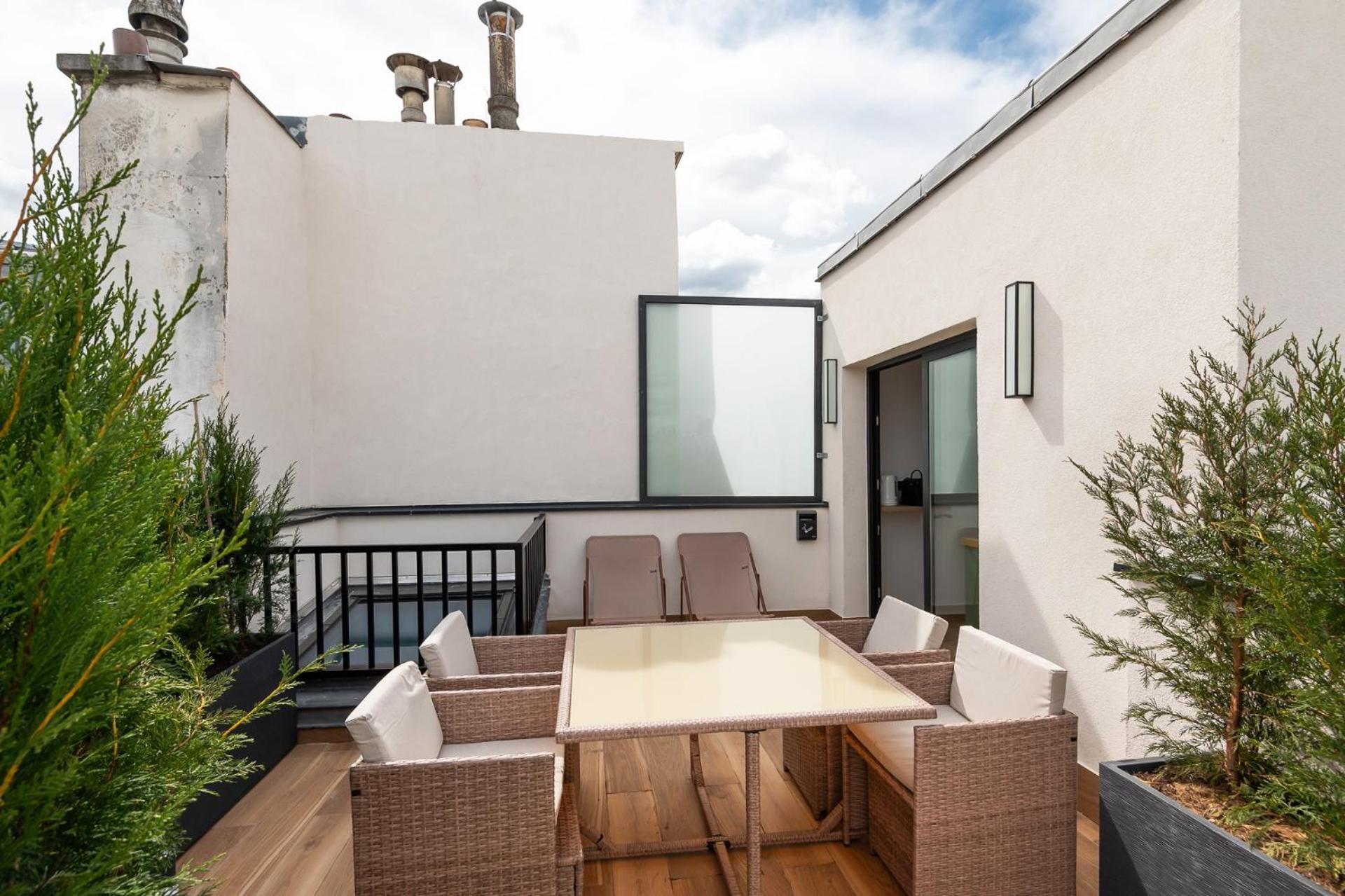 Les Suites Hcr Parijs Buitenkant foto